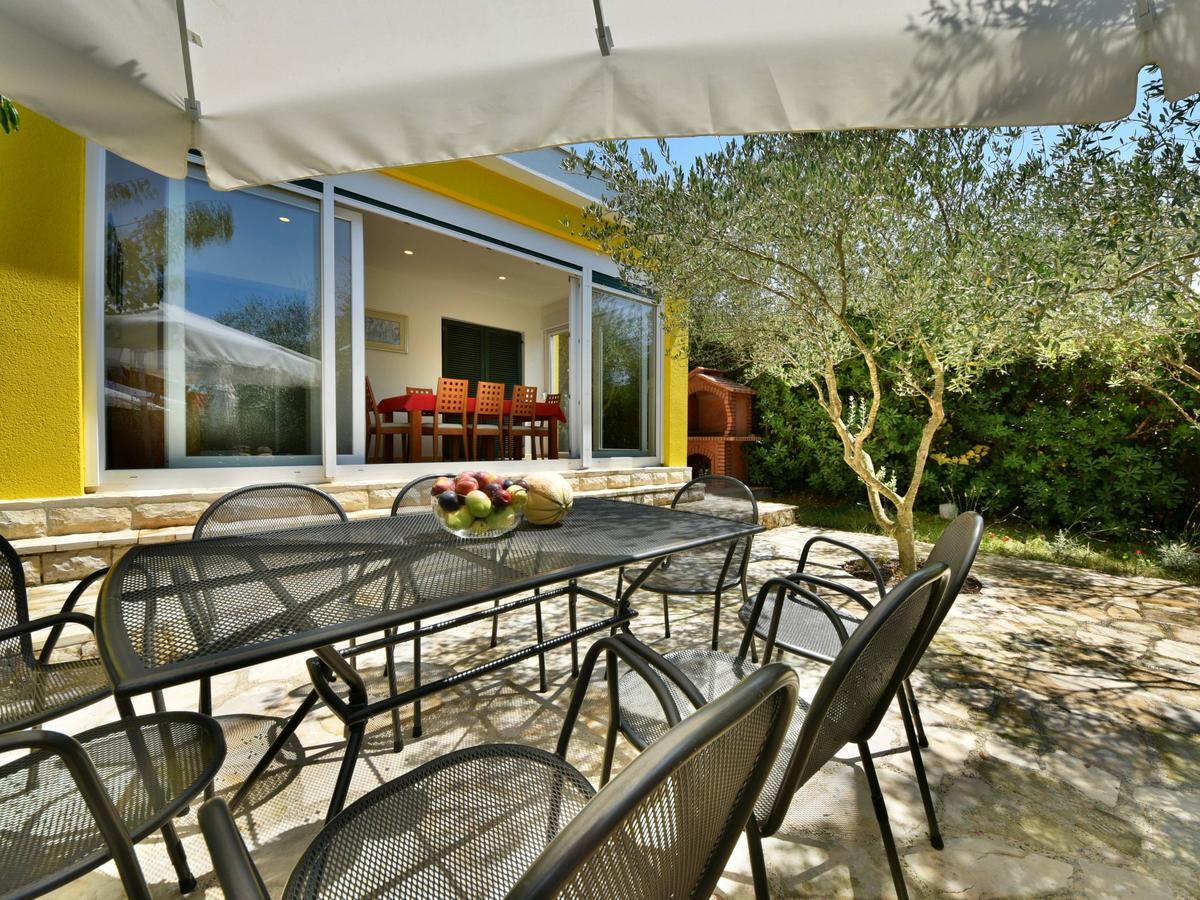 Villa Yellow House By Interhome Diklo Kültér fotó