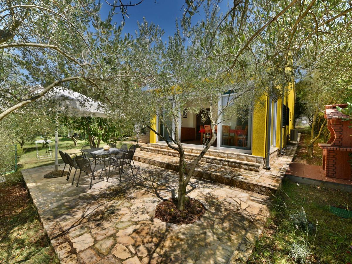 Villa Yellow House By Interhome Diklo Kültér fotó