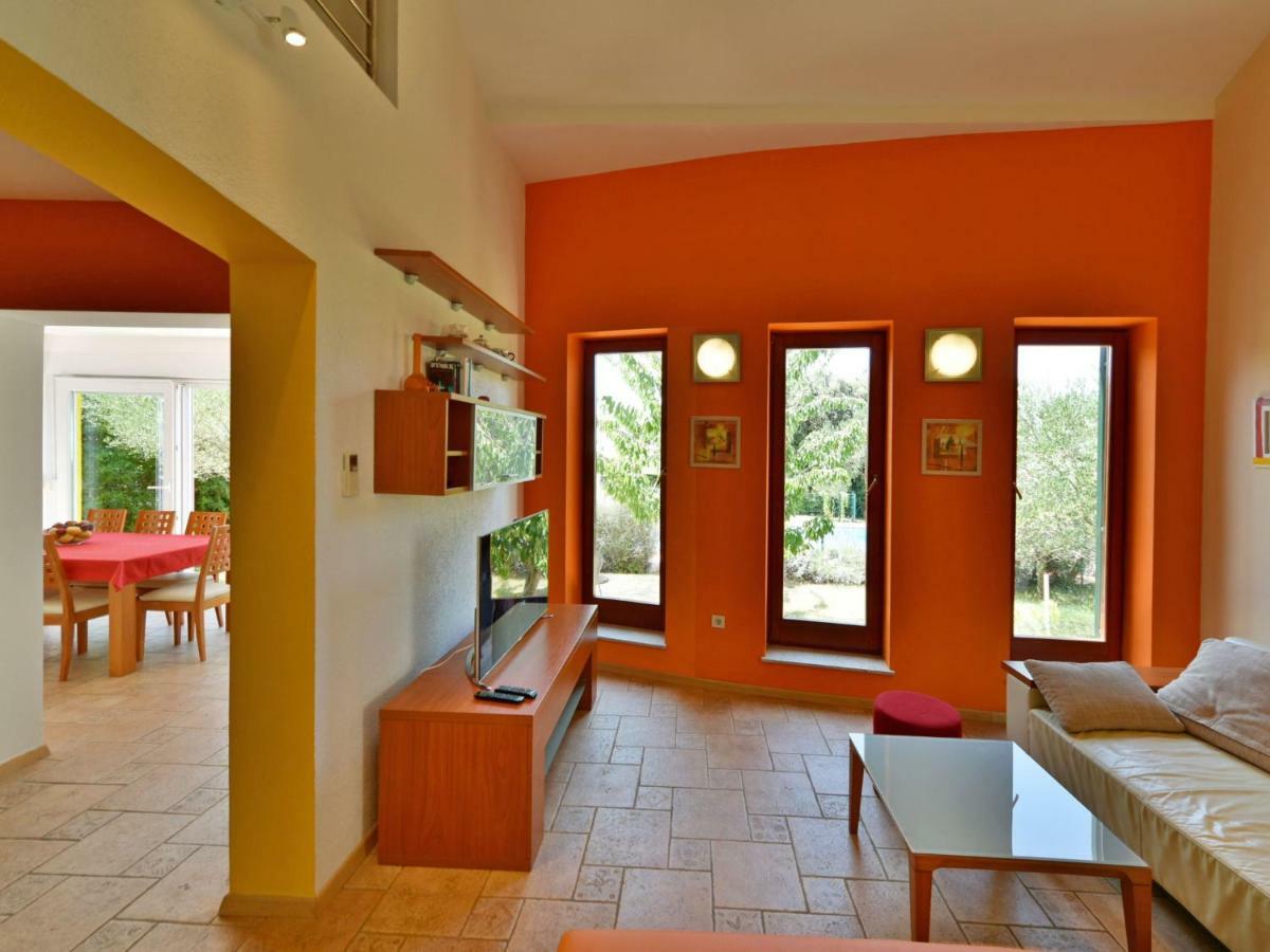 Villa Yellow House By Interhome Diklo Kültér fotó